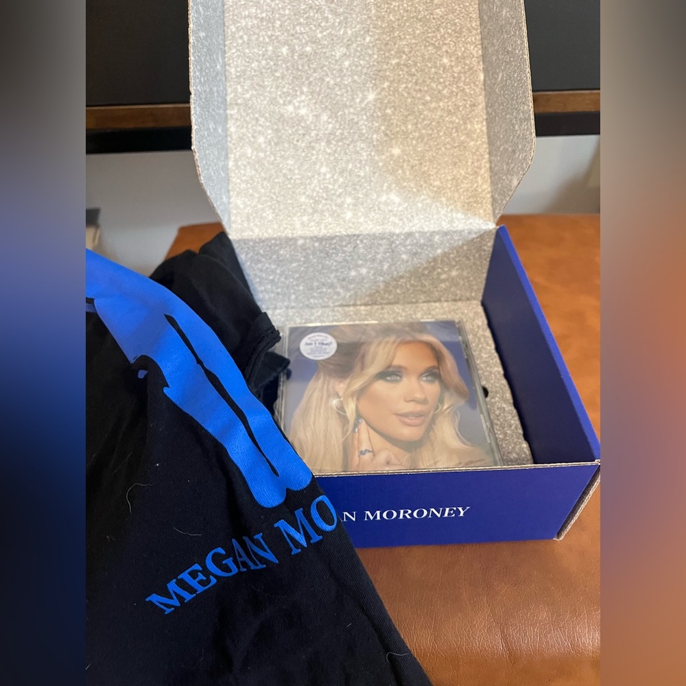 Megan Moroney T-Shirt and CD Set